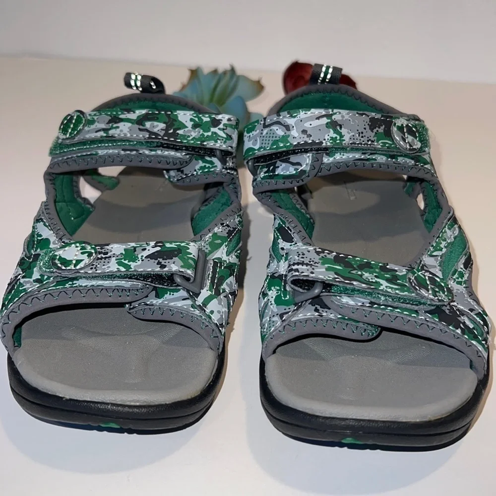 L.L.Bean Camo Sandals Boy’s Size 3